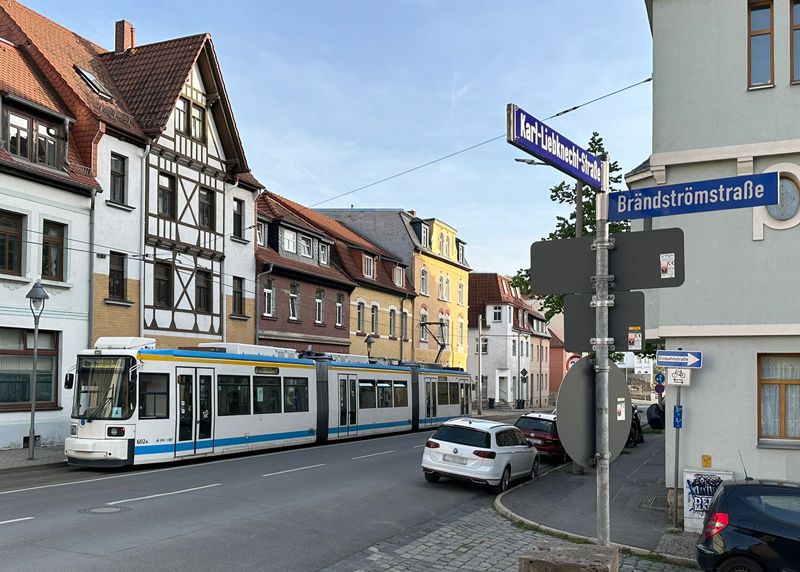 Karl-Liebknecht-Straße zwischen Feld- und Brändströmstraße wird drei Monate voll gesperrt.