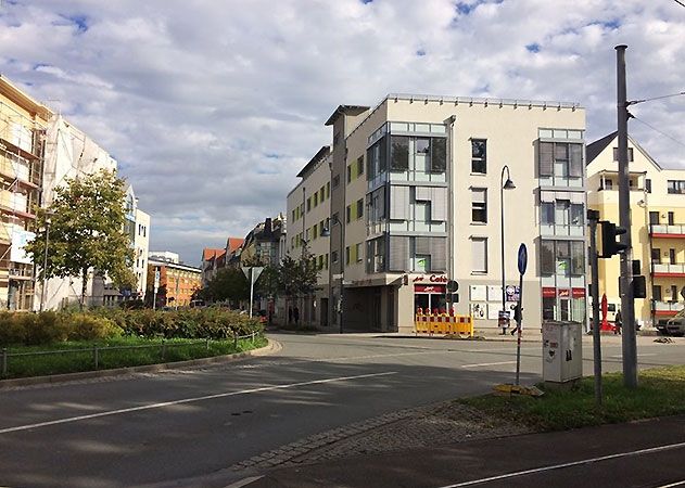 Die Grietgasse ist zwischen Busbahnhof und Paradiesstraße wegen Sanierungsarbeiten vollgesperrt.