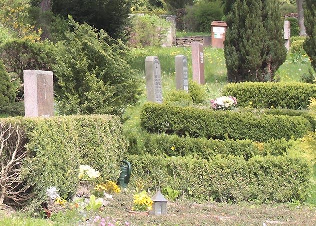 Eine 85-jährige Frau wurde auf dem Nordfriedhof von einem Exhibitionisten belästigt.