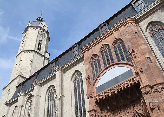 Rund 350 Veranstaltungen bietet der gemeinsam in Jena und Weimar stattfindende Kirchentag 2017. Hier im Bild die Stadtkirche St. Michael in Jena.