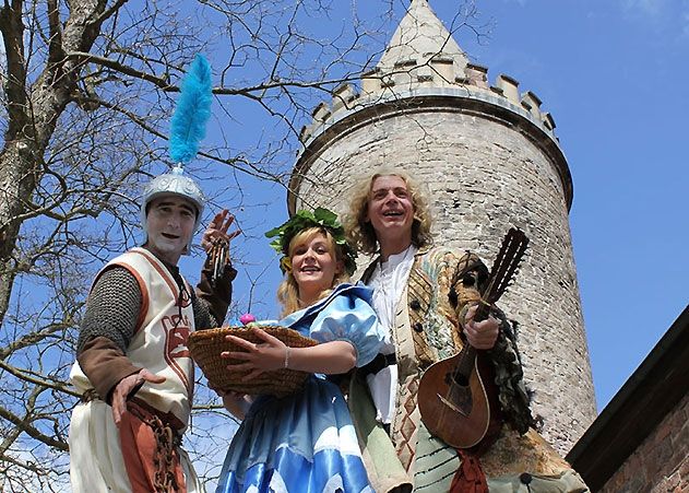 Auf der Leuchtenburg wird zu Ostern wieder das Mittelalter lebendig. Angekündigt ist ein großes Spektakel mit Ritterkämpfen, Gauklern und Musikanten.