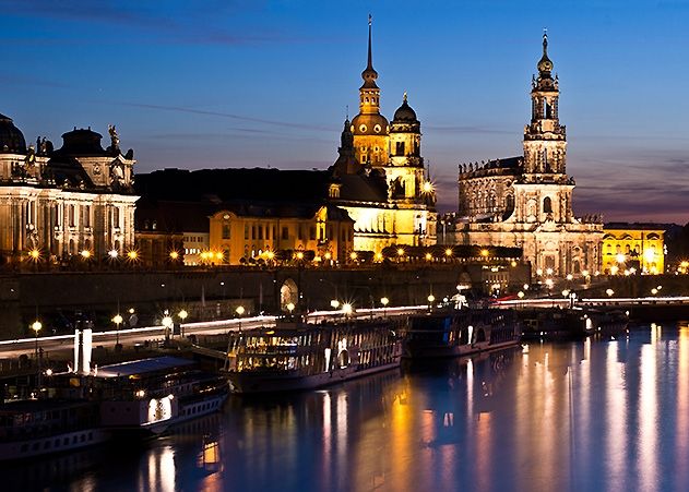 In Deutschland ergeben sich zahlreiche verlockende Möglichkeiten für einen gelungenen Urlaub, wie z.B. ein Besuch in der Altstadt von Dresden.