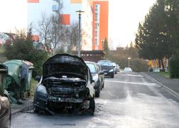 Auto Brannte Lichterloh In Jena 010