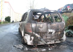 Auto Brannte Lichterloh In Jena 02