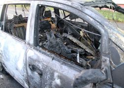 Auto Brannte Lichterloh In Jena 07
