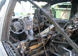 Auto Brannte Lichterloh In Jena 09