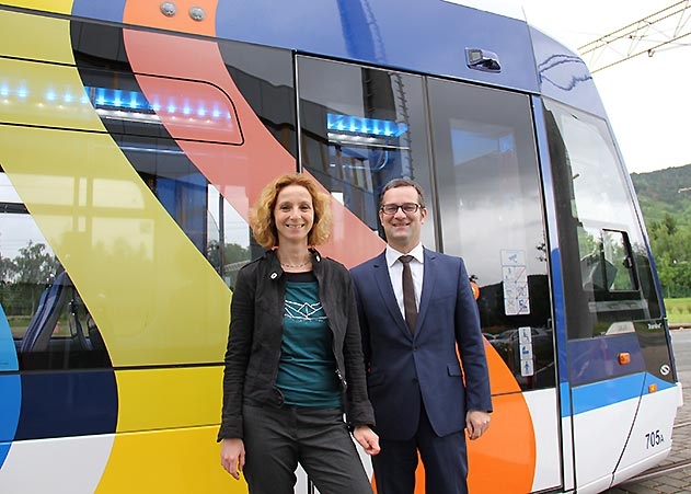 Kombiticket-Vereinbarung für mehr als einen Sommer: Kulturarena-Chefin Heike Faude und Nahverkehrs-Chef Andreas Möller ebneten dafür den Weg.