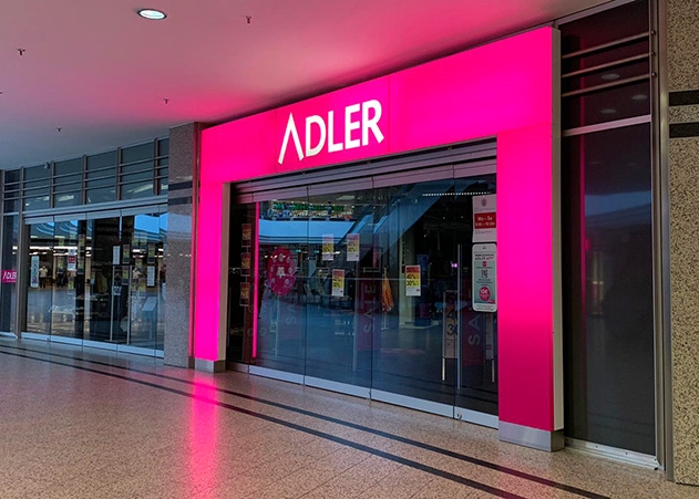 Noch ist die Adler-Filiale in Jena geöffnet. Wenn es nach dem Insolvenzplan des Konzerns geht, soll aber bald Schluss sein.