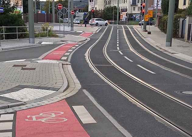 Der Fahrradprotest „Critical Mass Jena“ führt am Dienstagabend in den Jenaer Stadtteil Zwätzen.
