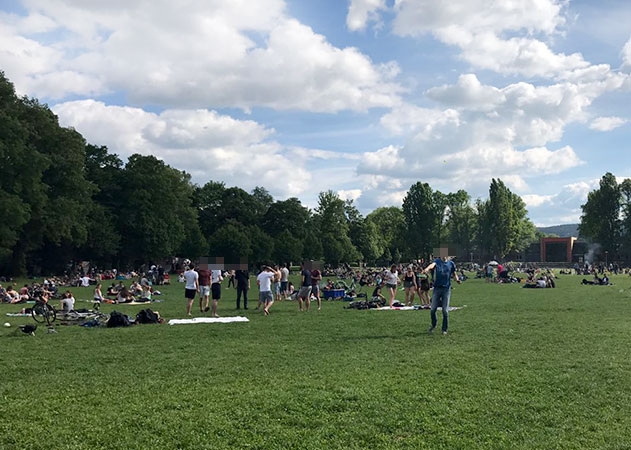 Den Jenaer Paradiespark besuchten zum Vatertag hunderte Menschen, von welchen sehr viele alkoholisiert und entsprechend aggressiv waren.