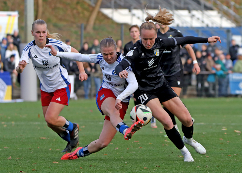 Jenas Luca Birkholz im Duell mit der Hamburgerin Annaleen Böhler.