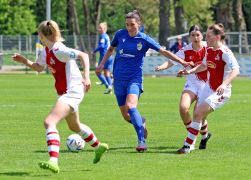 Jena Gewinnt Abstiegsduell Gegen Koeln II 06