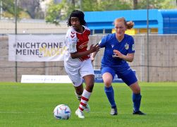 Jena Gewinnt Abstiegsduell Gegen Koeln II 12