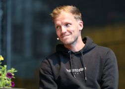 FC Carl Zeiss Jena Trainerlegende Jetzt Ehrenmitglied 09