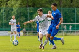 Gegen Aue Jena Mit Erster Test Niederlage 04