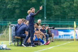 Gegen Aue Jena Mit Erster Test Niederlage 12