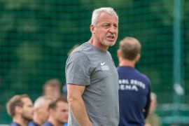 Gegen Aue Jena Mit Erster Test Niederlage 14