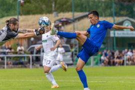 Gegen Aue Jena Mit Erster Test Niederlage 19