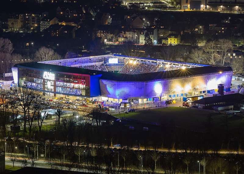 Wieder ein Flutlichtspiel vor voller Kulisse.