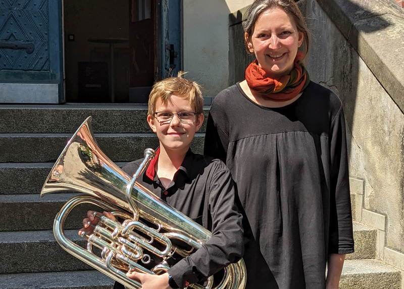 Leopold Richter mit seiner Klavierbegleitung Helga Assing in Lübeck.