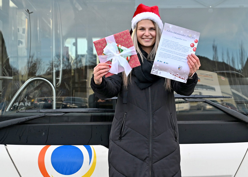 Wer das Adventskalender-Plakat entdeckt, nimmt es ab und tauscht es gegen eine Überraschung ein.