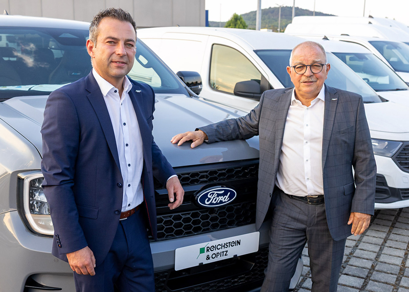 Wilfried Opitz (r.) und sein Sohn Enrico führen heute gemeinsam das Familienunternehmen.