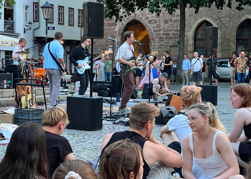Die „Turbo Boys“ heizten auf dem Marktplatz mächtig ein.