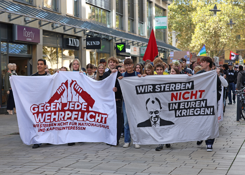 „Nie wieder Wehrpflicht“: Erneut protestierten Hunderte Schüler in Jena.