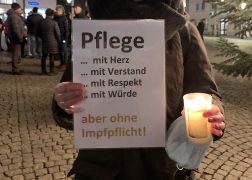 Nein Zur Impfpflicht 500 Pflegekraefte Bei Demo In Jena 00041