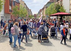 Hunderte Bei Buntem Damenviertelfest In Jena 0001