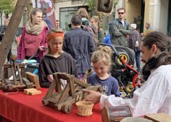 Hunderte Bei Buntem Damenviertelfest In Jena 00014