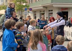 Hunderte Bei Buntem Damenviertelfest In Jena 00017