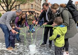Hunderte Bei Buntem Damenviertelfest In Jena 00021