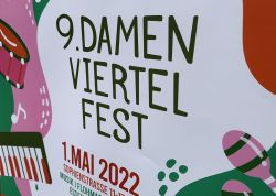 Hunderte Bei Buntem Damenviertelfest In Jena 00024