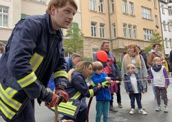 Hunderte Bei Buntem Damenviertelfest In Jena 00027