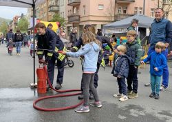Hunderte Bei Buntem Damenviertelfest In Jena 00028