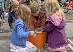 Hunderte Bei Buntem Damenviertelfest In Jena 00029