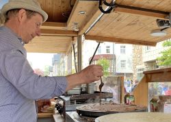 Hunderte Bei Buntem Damenviertelfest In Jena 00032