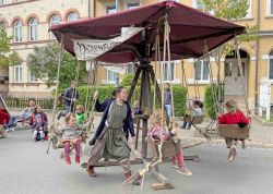 Hunderte Bei Buntem Damenviertelfest In Jena 00040