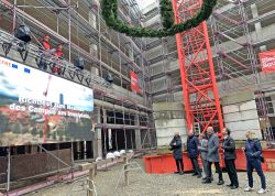 Richtfest Fuer Neuen Uni Campus In Jena Gefeiert 0016