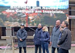 Richtfest Fuer Neuen Uni Campus In Jena Gefeiert 0021
