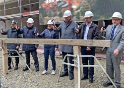 Richtfest Fuer Neuen Uni Campus In Jena Gefeiert 0026