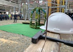 Richtfest Fuer Neuen Uni Campus In Jena Gefeiert 0030