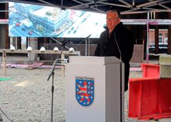 Richtfest Fuer Neuen Uni Campus In Jena Gefeiert 0046