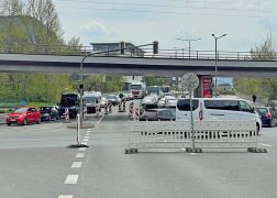 Stau Und Umleitung Rohrbruch In Jena Legt Strasse Lahm 0004