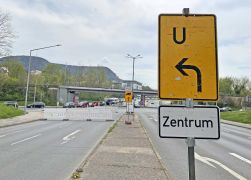 Stau Und Umleitung Rohrbruch In Jena Legt Strasse Lahm 0005