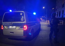 Bewaffneter Mann In Jena Winzerla 16022022 002