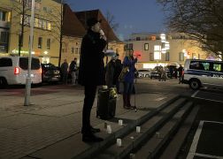 Spaziergaenger In Jena 07032022 004