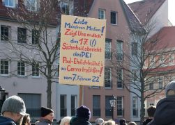 Gegen Impfpflicht Erneuter Pflegekraefte Protest In Jena 009