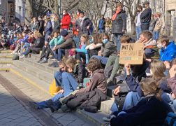 Gegen Putins Krieg Jugendlicher Protest In Jena 00014